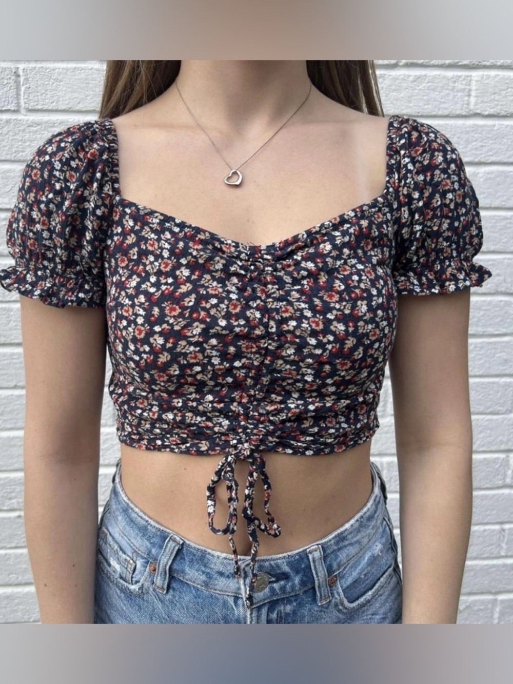 Hollister Co. floral puff sleeve crop top